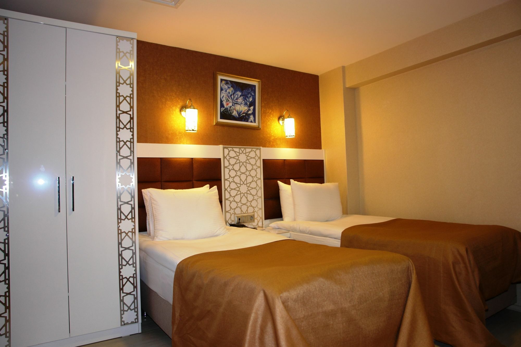 Istanbul River Hotel Exterior photo